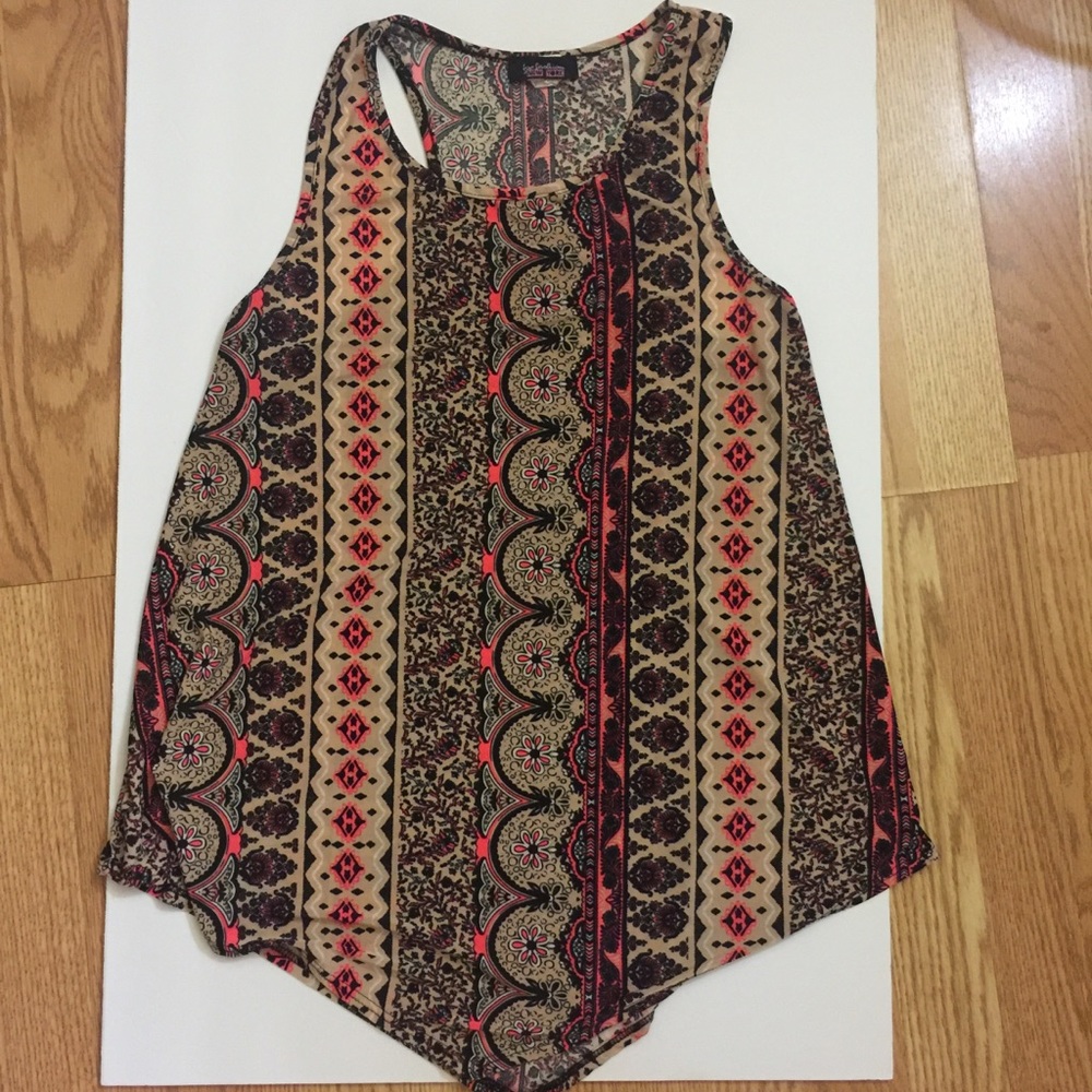 Cute patterned blouse!